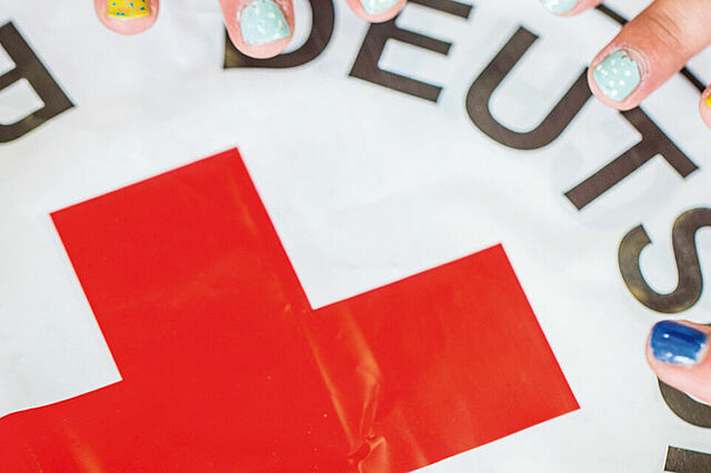 Angebot für Freiwillige aus dem Ausland DRK Logo