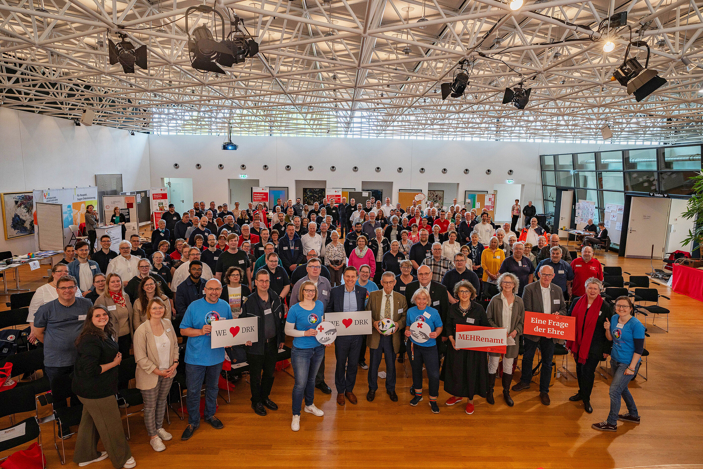 Gruppenbild der Teilnehmer des 9. Freiwilligen- und Ehrenamtstages.